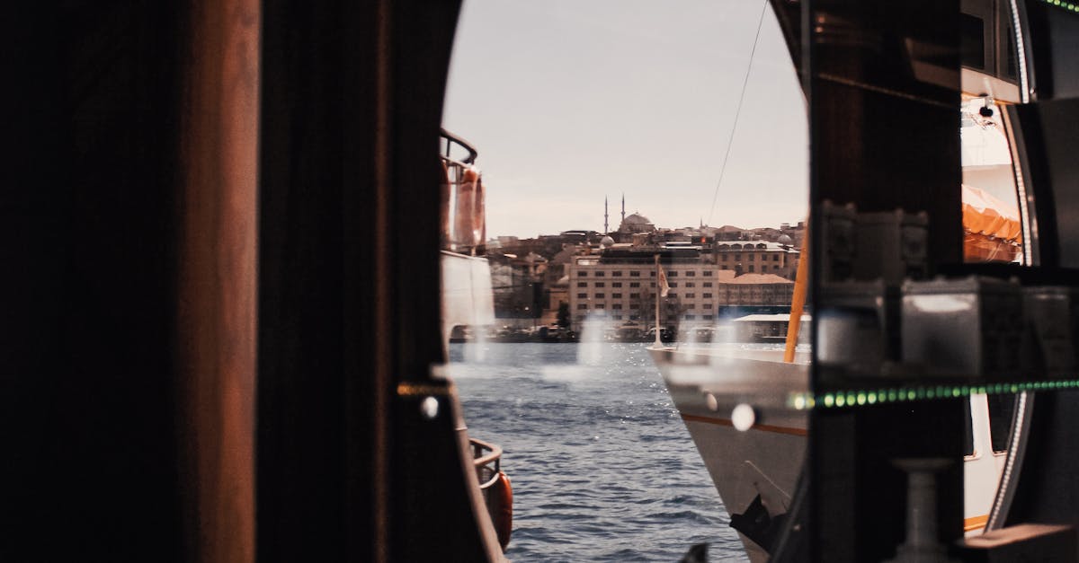 Factors Influencing Price Variations Among Glass Suppliers