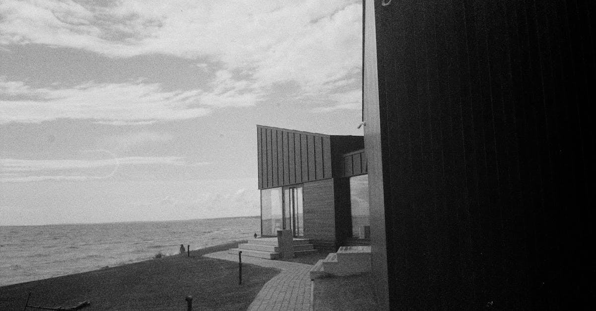 The Impact of Supplier Relationships on Glass Window Projects